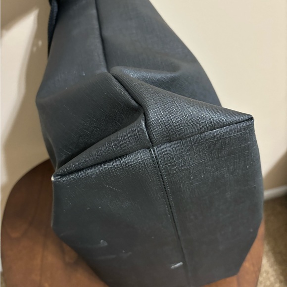 ❌SOLD❌ Gucci Tote - Picture 4 of 7